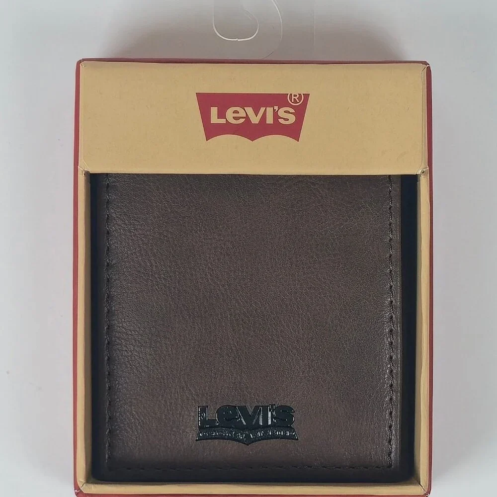 Levi's® Men's Bifold Wallet - Classic Brown‎